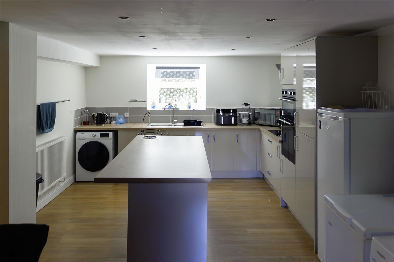 8 - 2 Dorvil Street.jpg